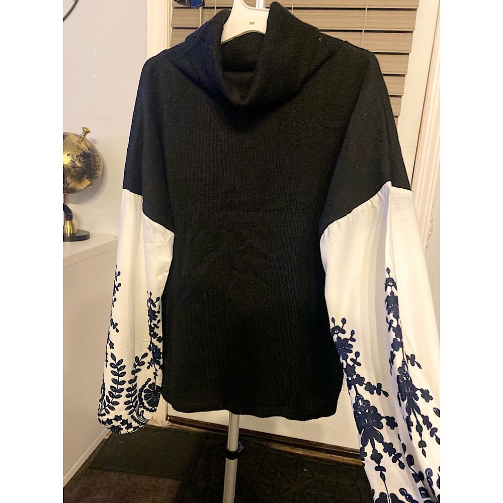 Embroidered ballon sleeve Sweater
